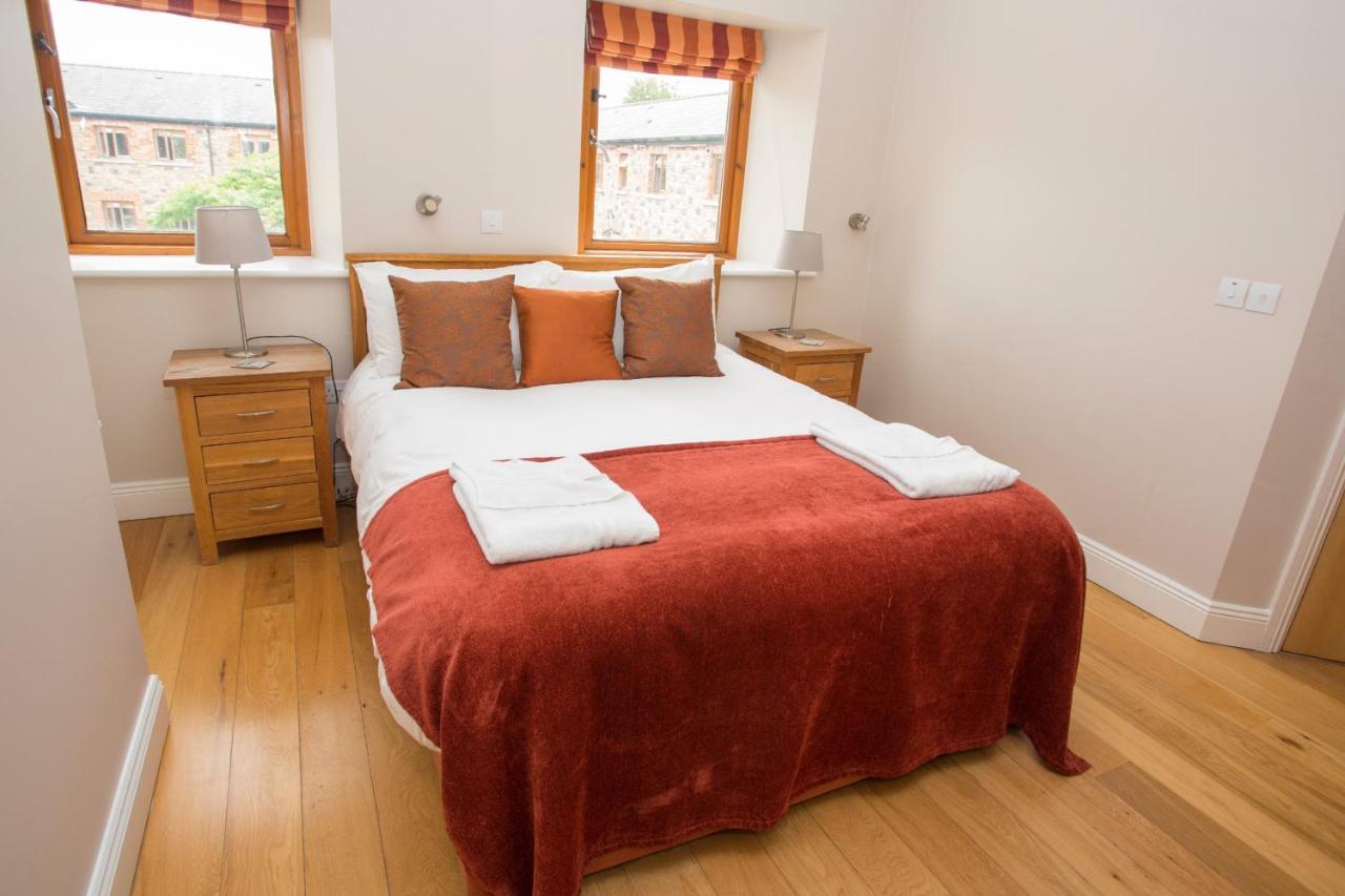 Decoy Country Cottages Navan Eksteriør billede