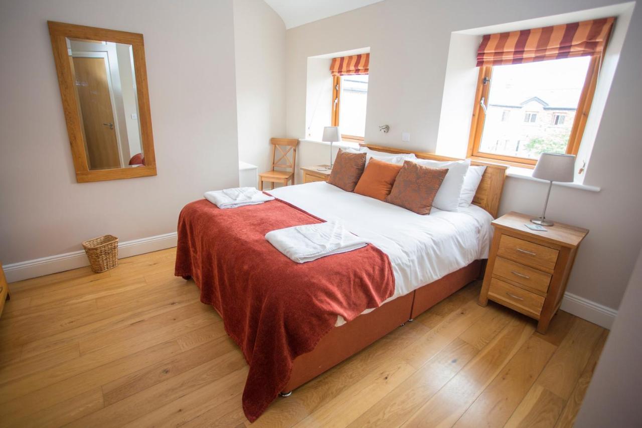 Decoy Country Cottages Navan Eksteriør billede