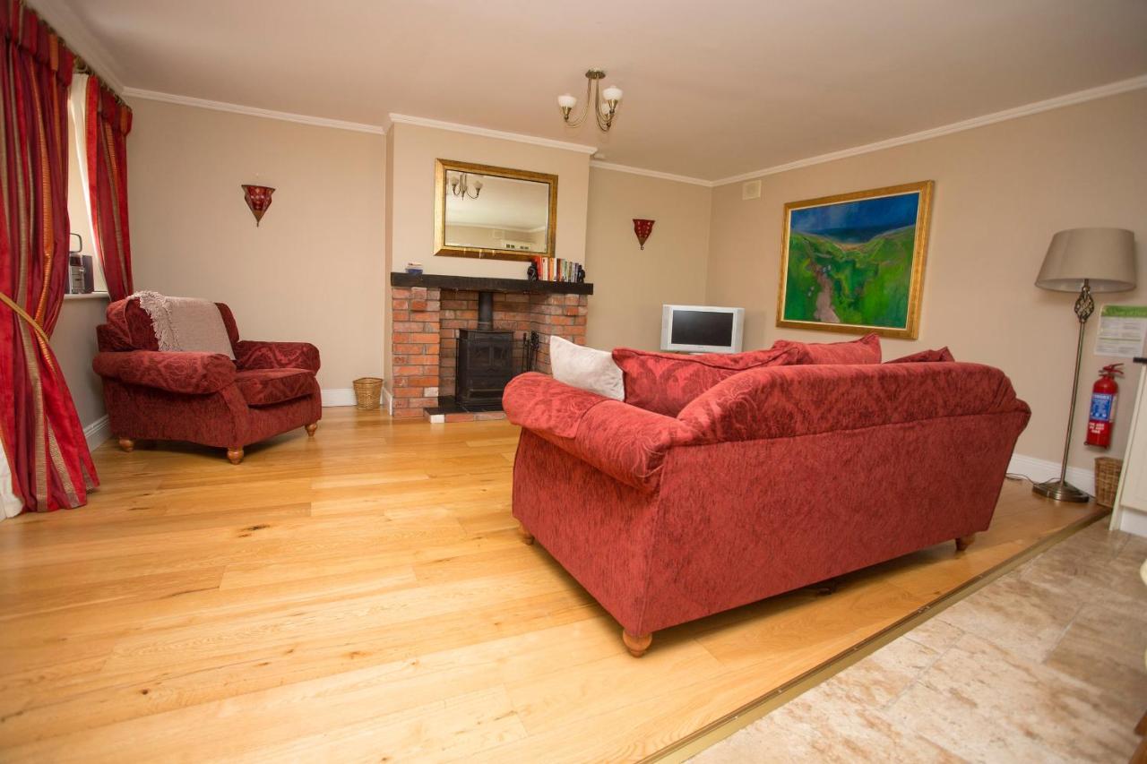 Decoy Country Cottages Navan Eksteriør billede