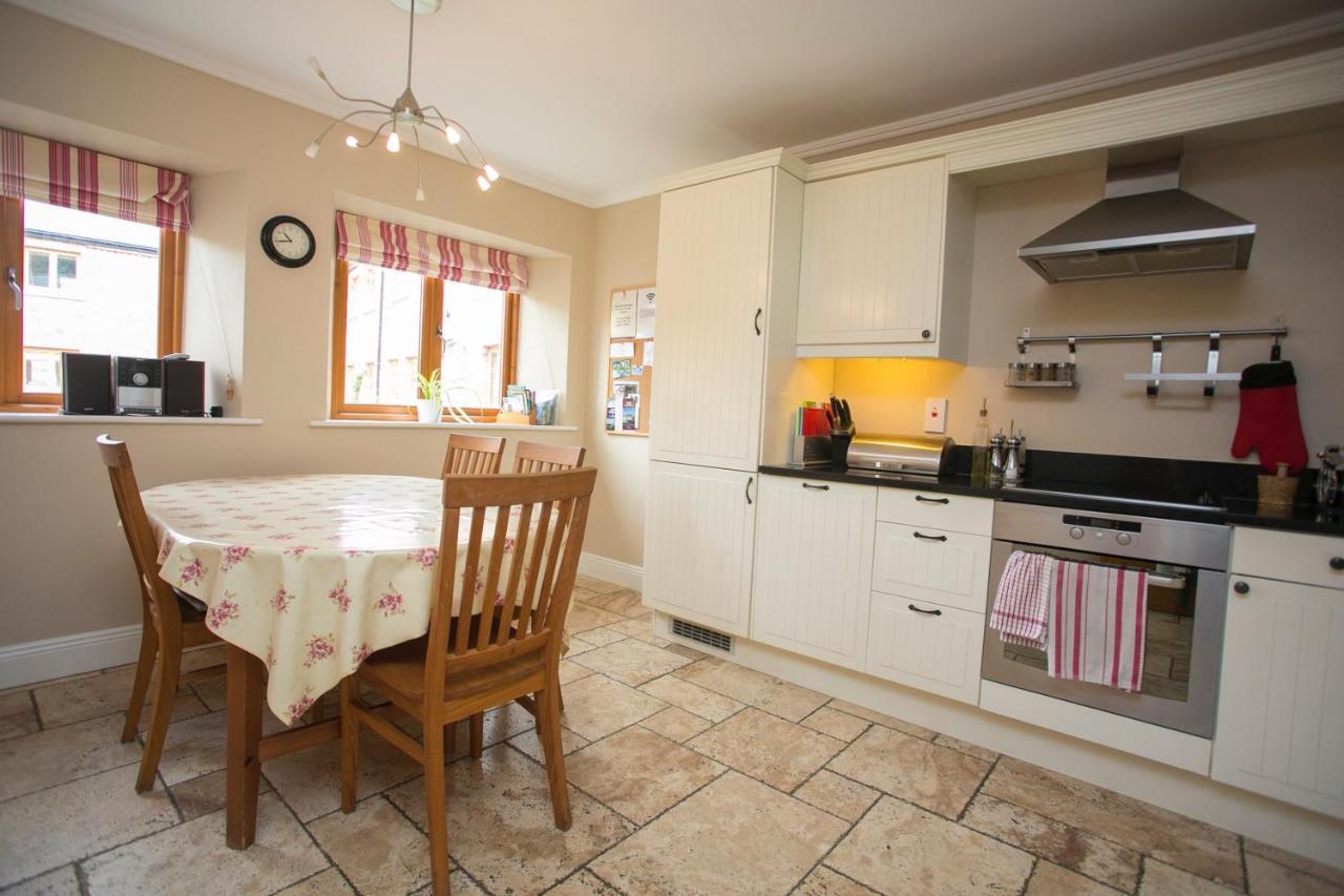 Decoy Country Cottages Navan Eksteriør billede