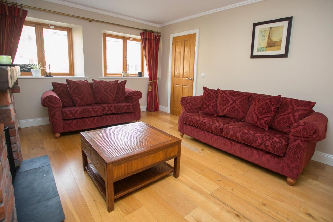 Decoy Country Cottages Navan Eksteriør billede